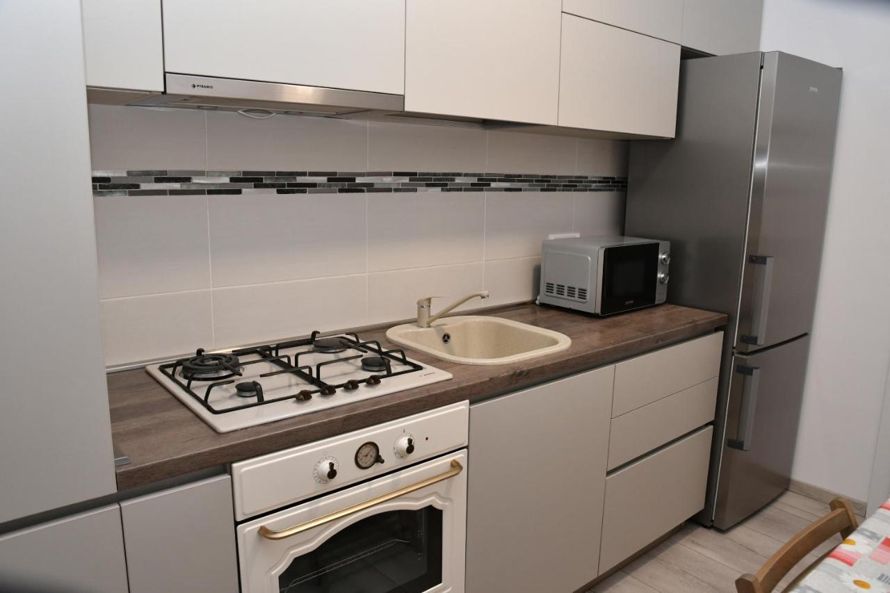 Toporasi Apartament Appartement Craiova Buitenkant foto