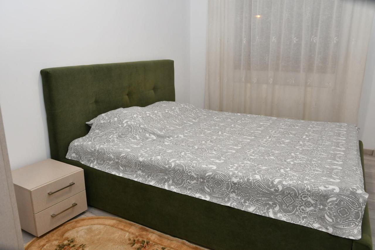 Toporasi Apartament Appartement Craiova Buitenkant foto
