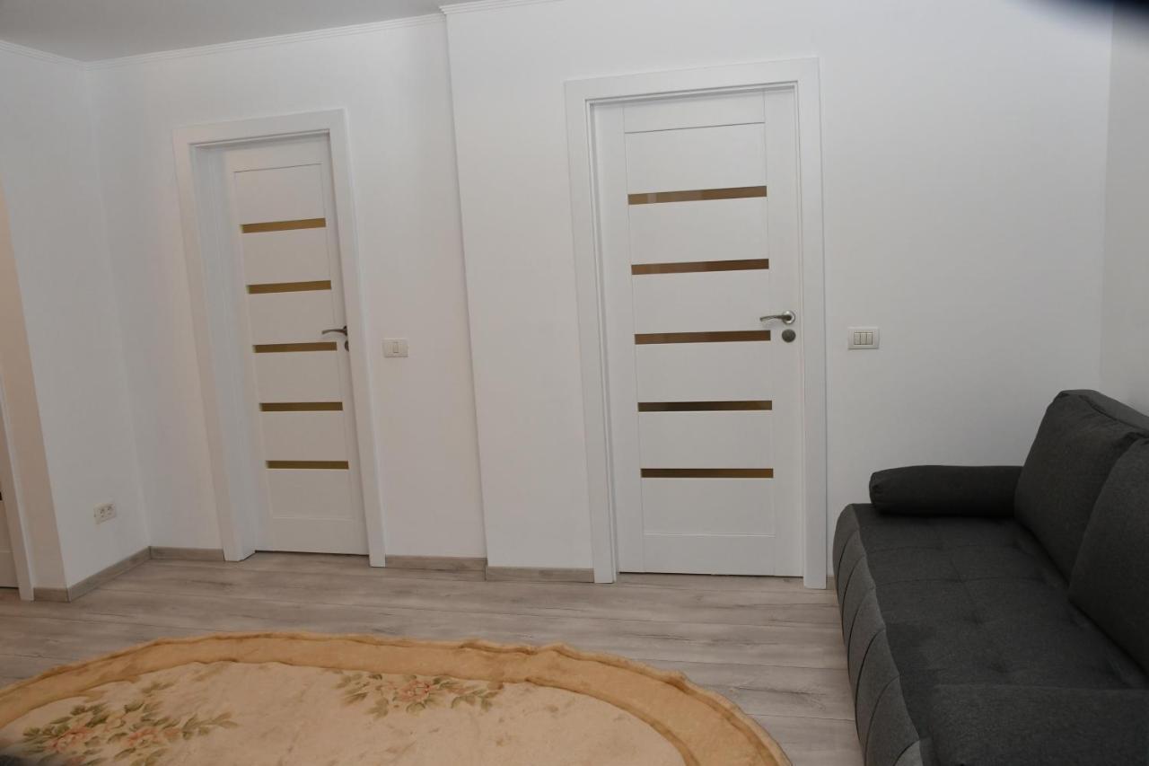 Toporasi Apartament Appartement Craiova Buitenkant foto