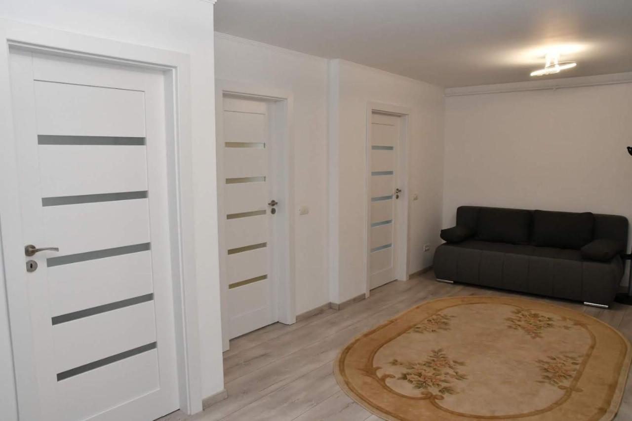 Toporasi Apartament Appartement Craiova Buitenkant foto